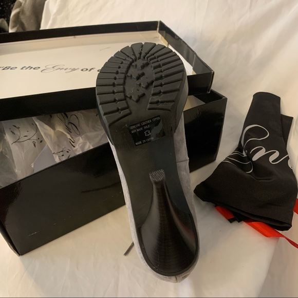 NWT Envy Mary Heeled Suede Booties - Picture 5 of 5
